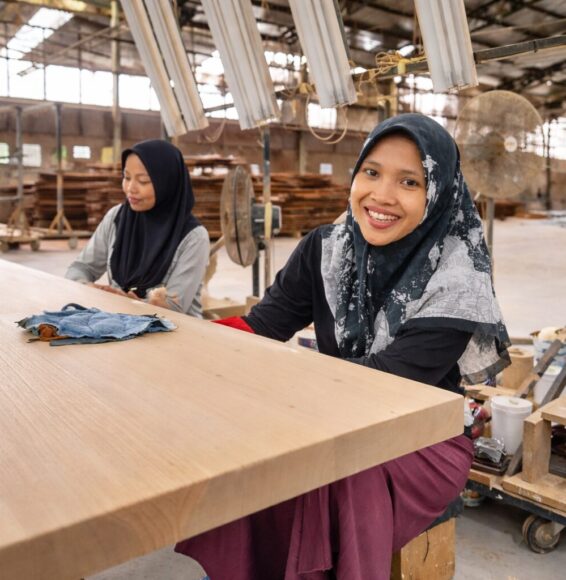 2 indonesian workers